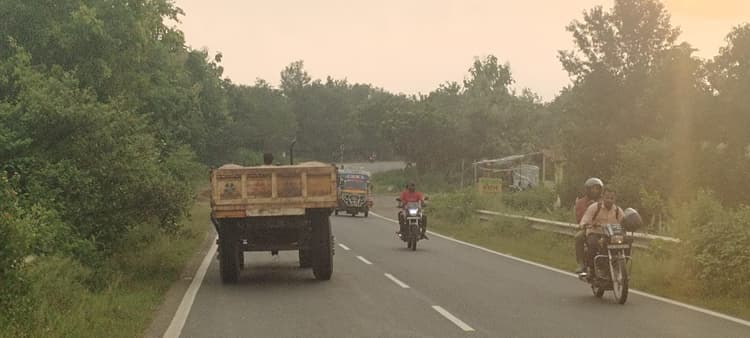 गोविंदपुर-साहिबगंज हाइवे बालू के अवैध कारोबारियों के लिए बना सेफ जोन