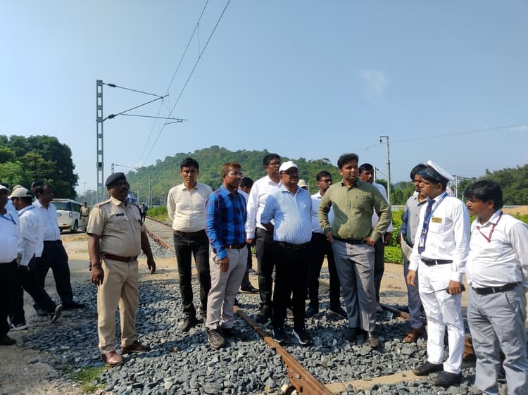 अगले वर्ष के अंत तक फुट ओवरब्रिज का निर्माण संभव- डीआरएम