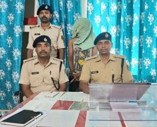 ढाका चाकूबाजी कांड का खुलासा, बाइक के साथ एक गिरफ्तार