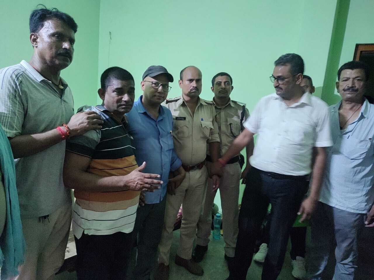 18 हजार घूस लेते रक्सौल थाने के दारोगा व चौकीदार गिरफ्तार