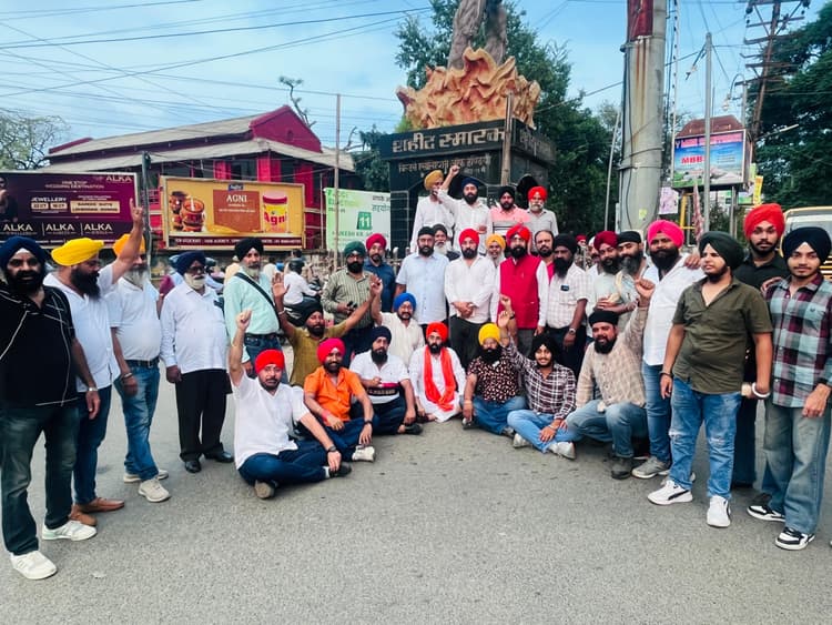 Jamshedpur News :   रांची प्रदर्शन में जमशेदपुर के सिखों की उपस्थिति खास रही