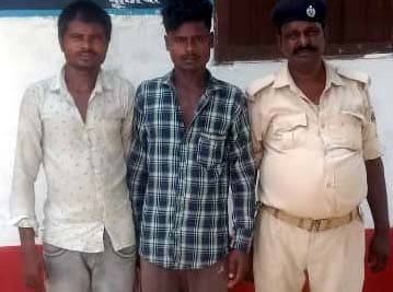 10 लीटर शराब के साथ दो तस्कर गिरफ्तार