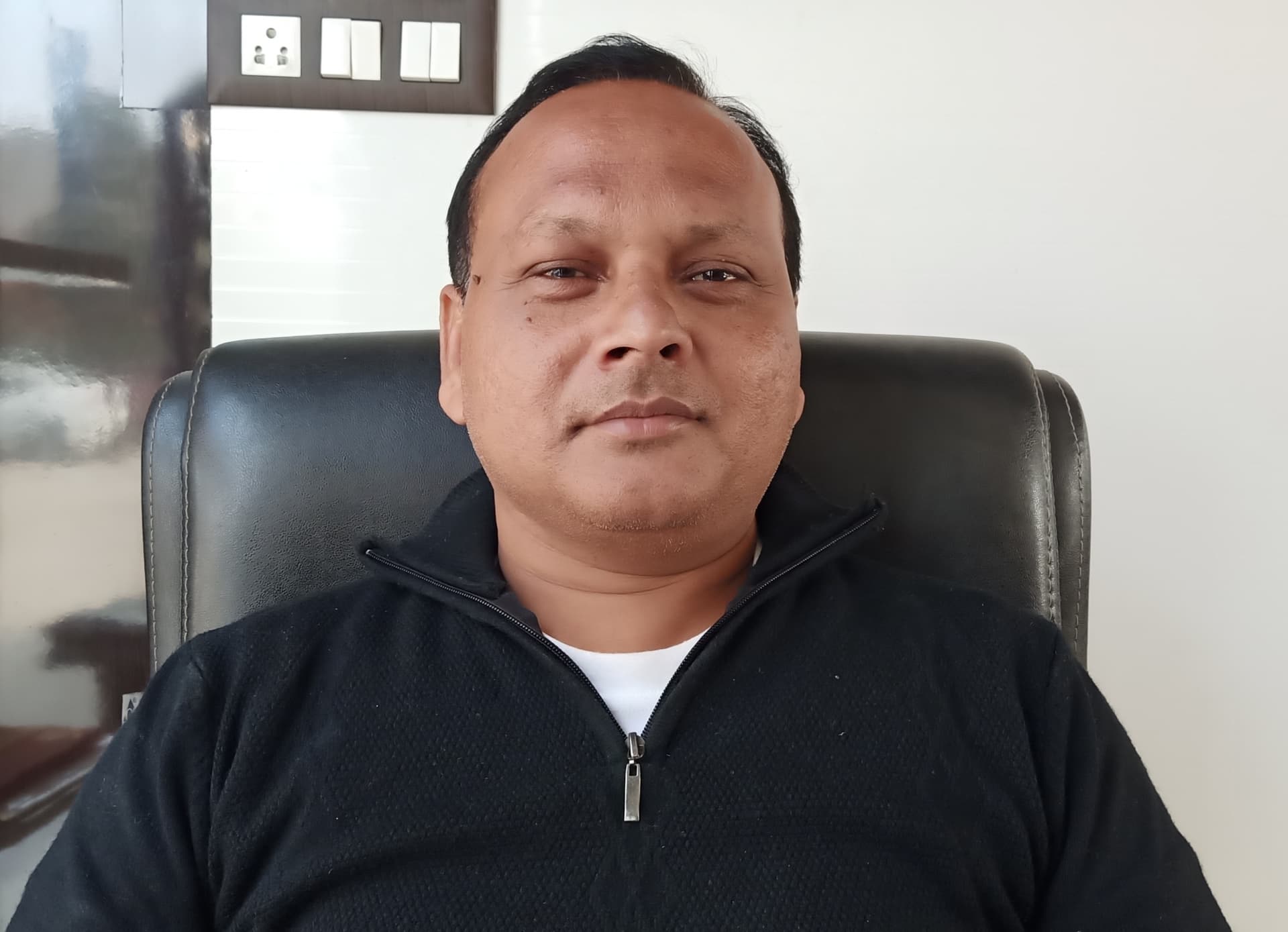 त्योहार को लेकर स्ट्रीट लाइट लगाने की मांग