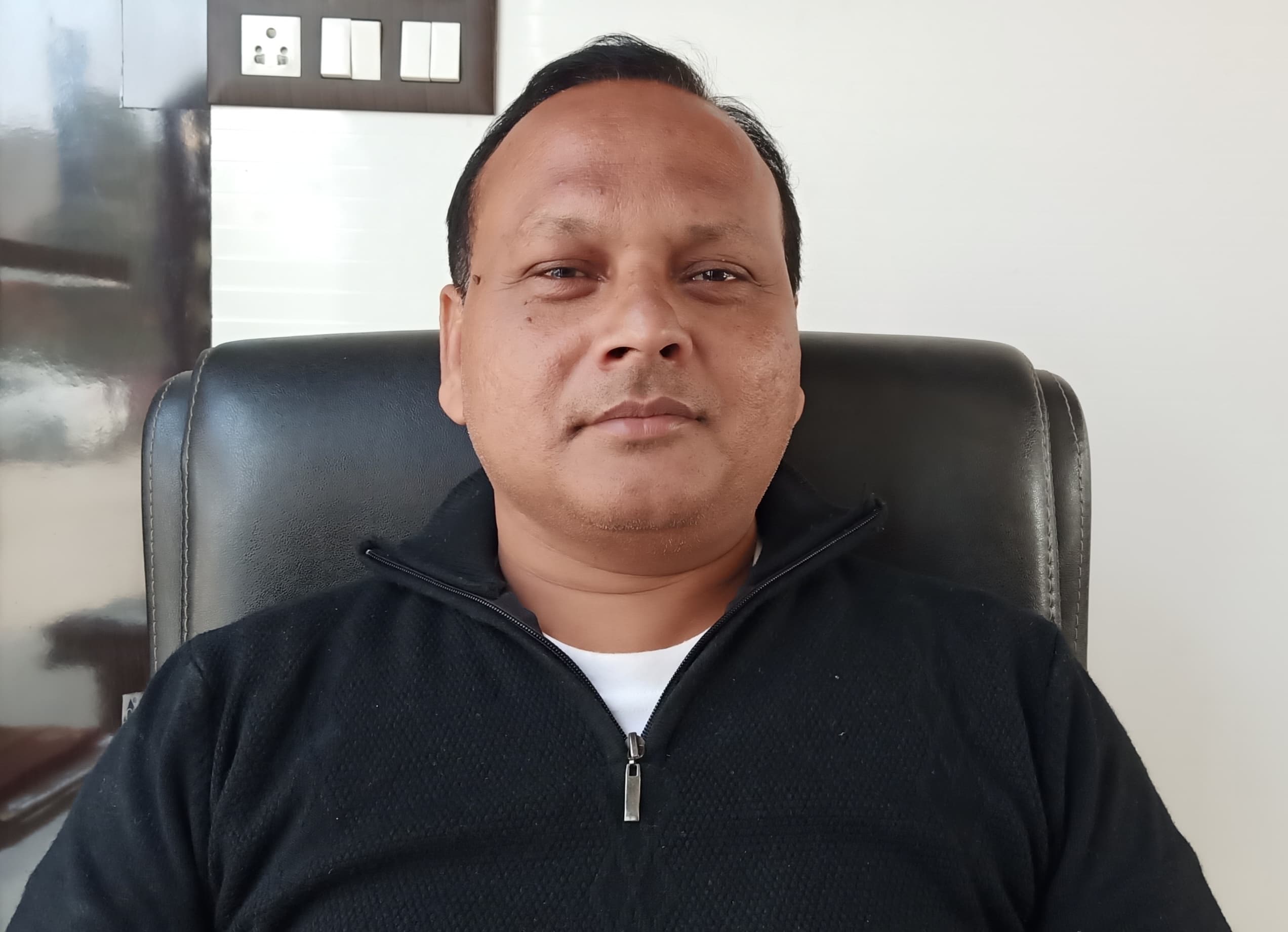 त्योहार को लेकर स्ट्रीट लाइट लगाने की मांग