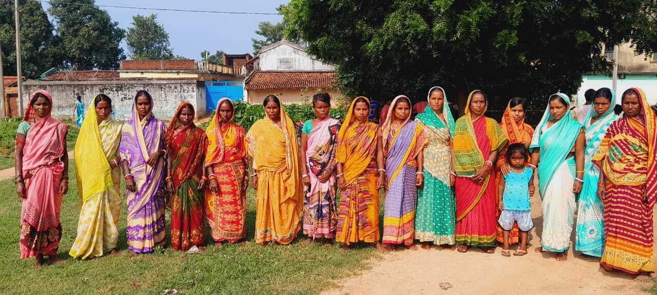 ठाढ़ी पंचायत की महिलाओं ने वर्तमान व पूर्व मुखिया के खिलाफ किया प्रदर्शन, लगाये गंभीर आरोप