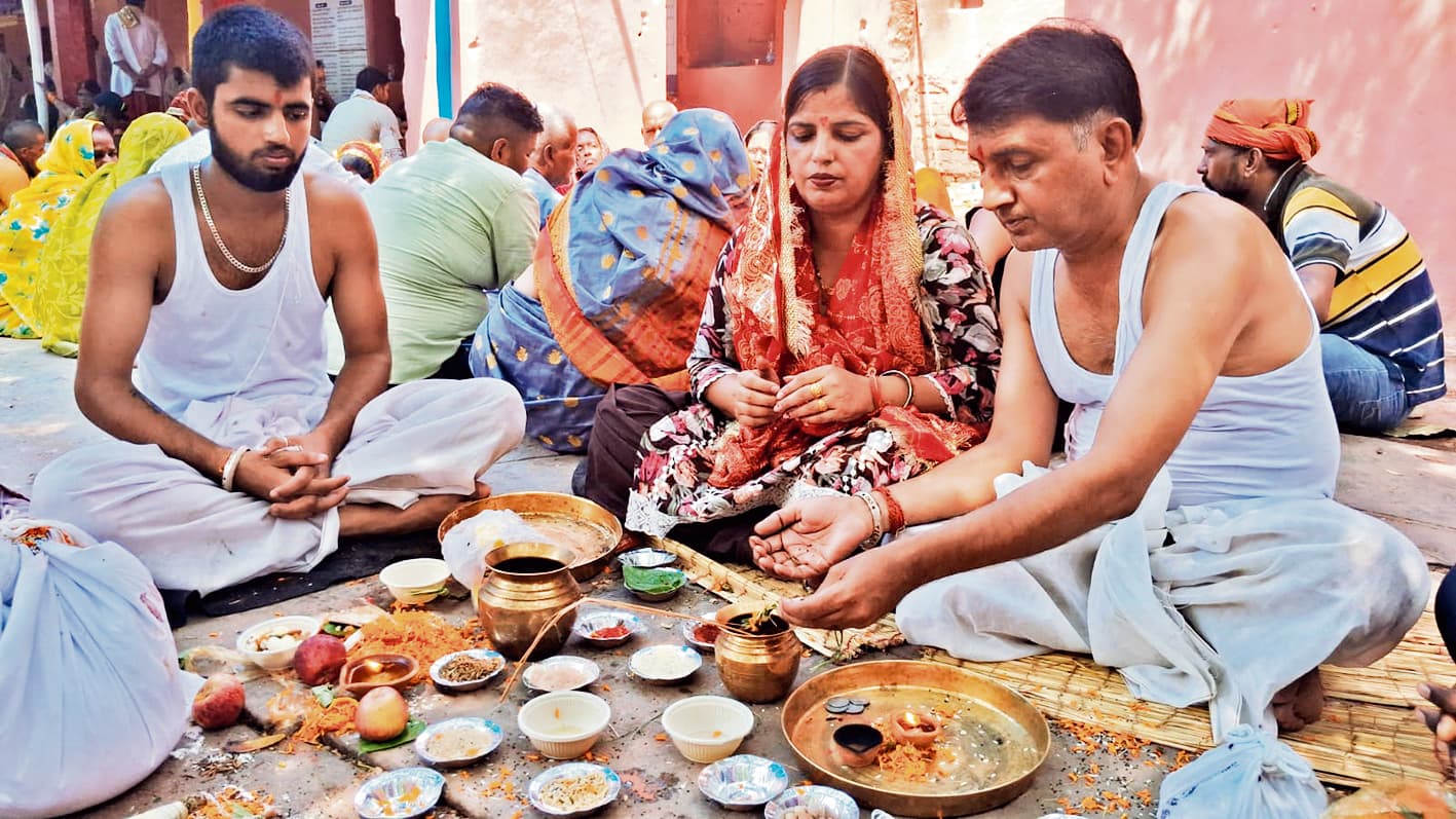 Gaya News : पाकिस्तान के मुल्तान में मरे पूर्वजों का गयाजी में किया पिंडदान