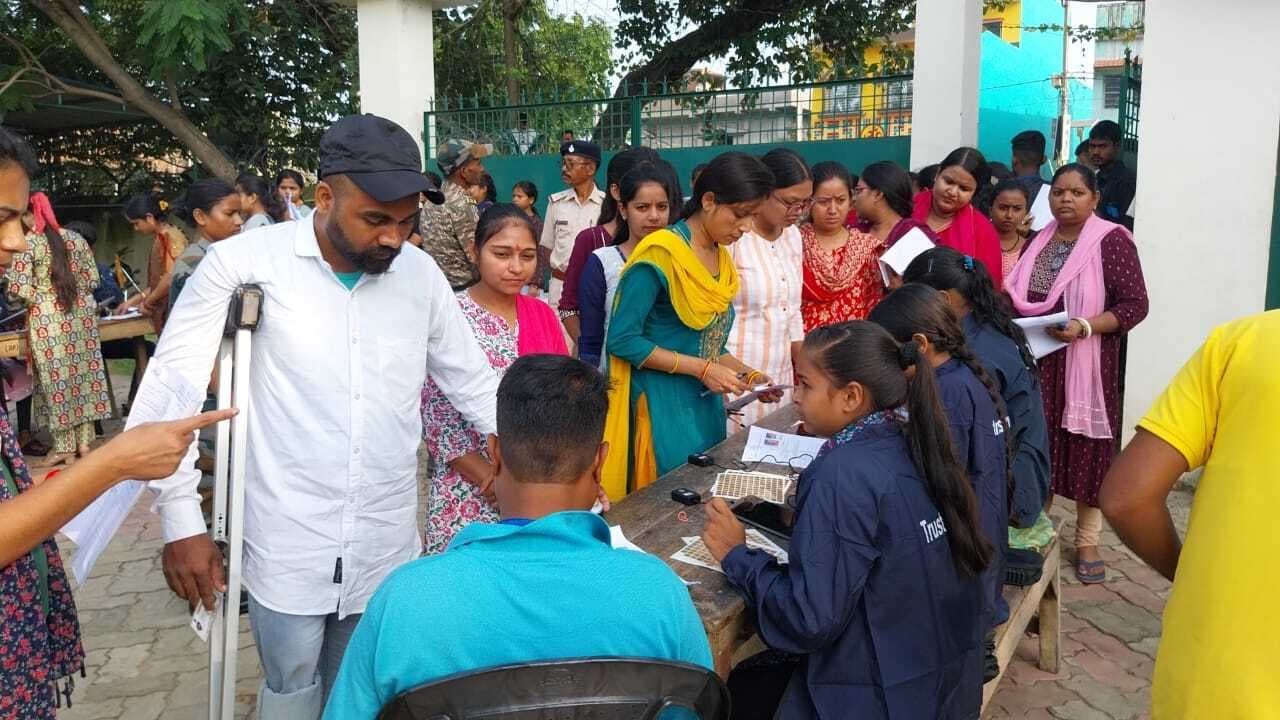 JSCC CGL Exam:: 22 केंद्रों में तीन पालियों में हुई परीक्षा, 10608 में 6090 परीक्षार्थी रहे अनुपस्थित