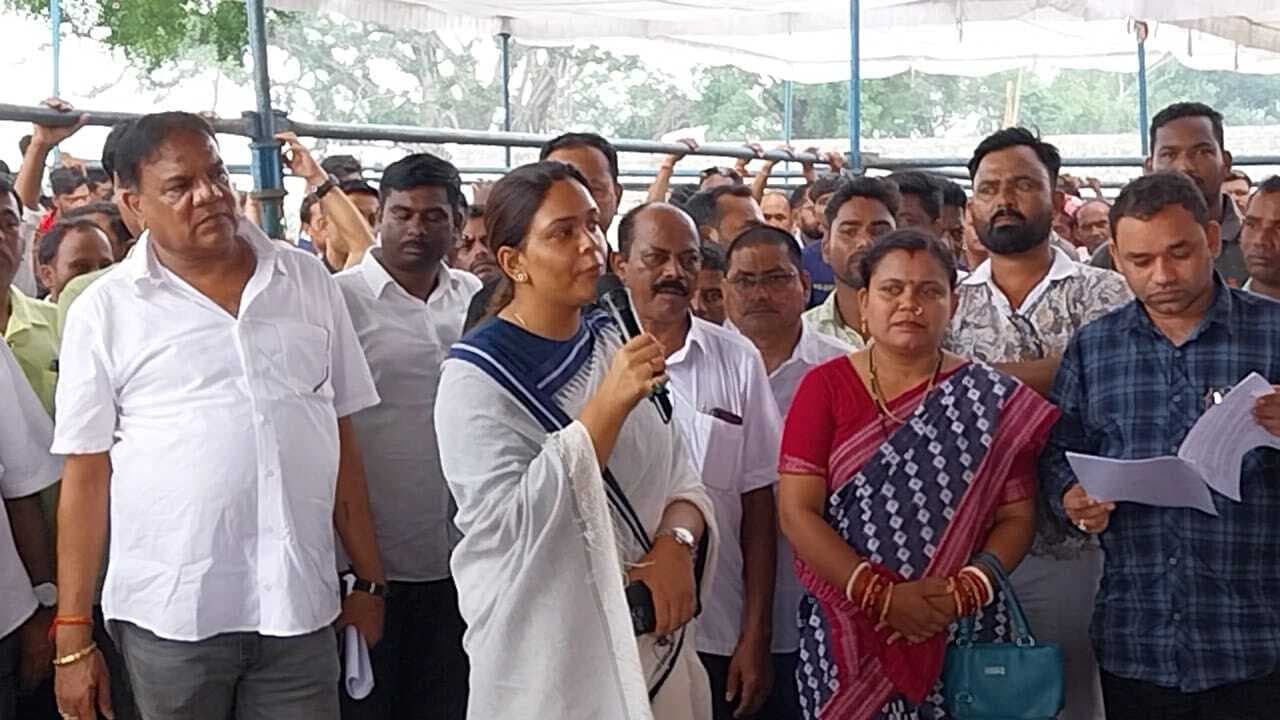 Jharsuguda News: खिंडा माइंस के विस्थापितों को न्याय दिलाने के लिए किया गया प्रदर्शन