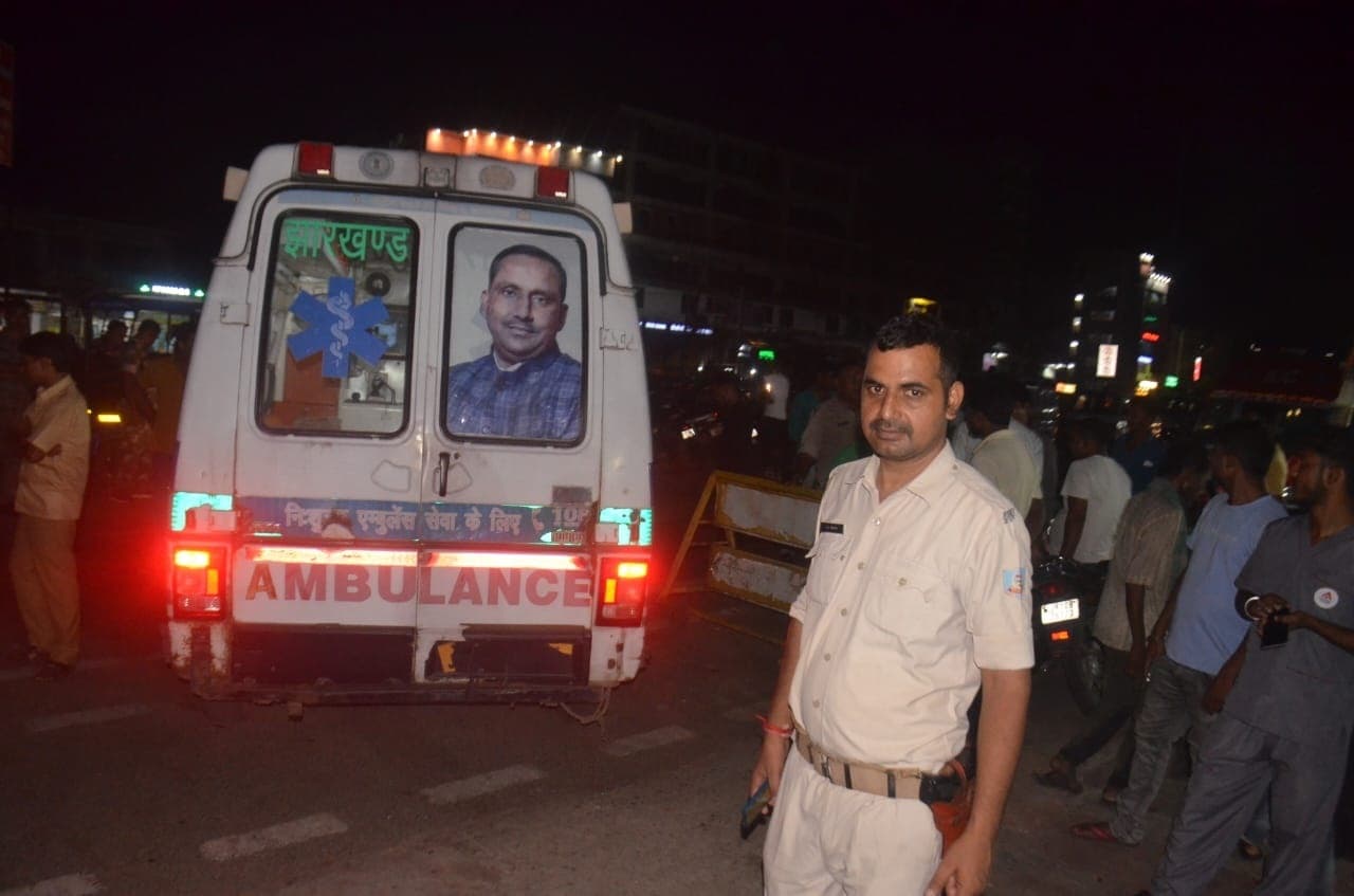 DHANBAD NEWS : धनबाद कोर्ट के कर्मचारी का शव संदिग्ध स्थिति में घर में मिला