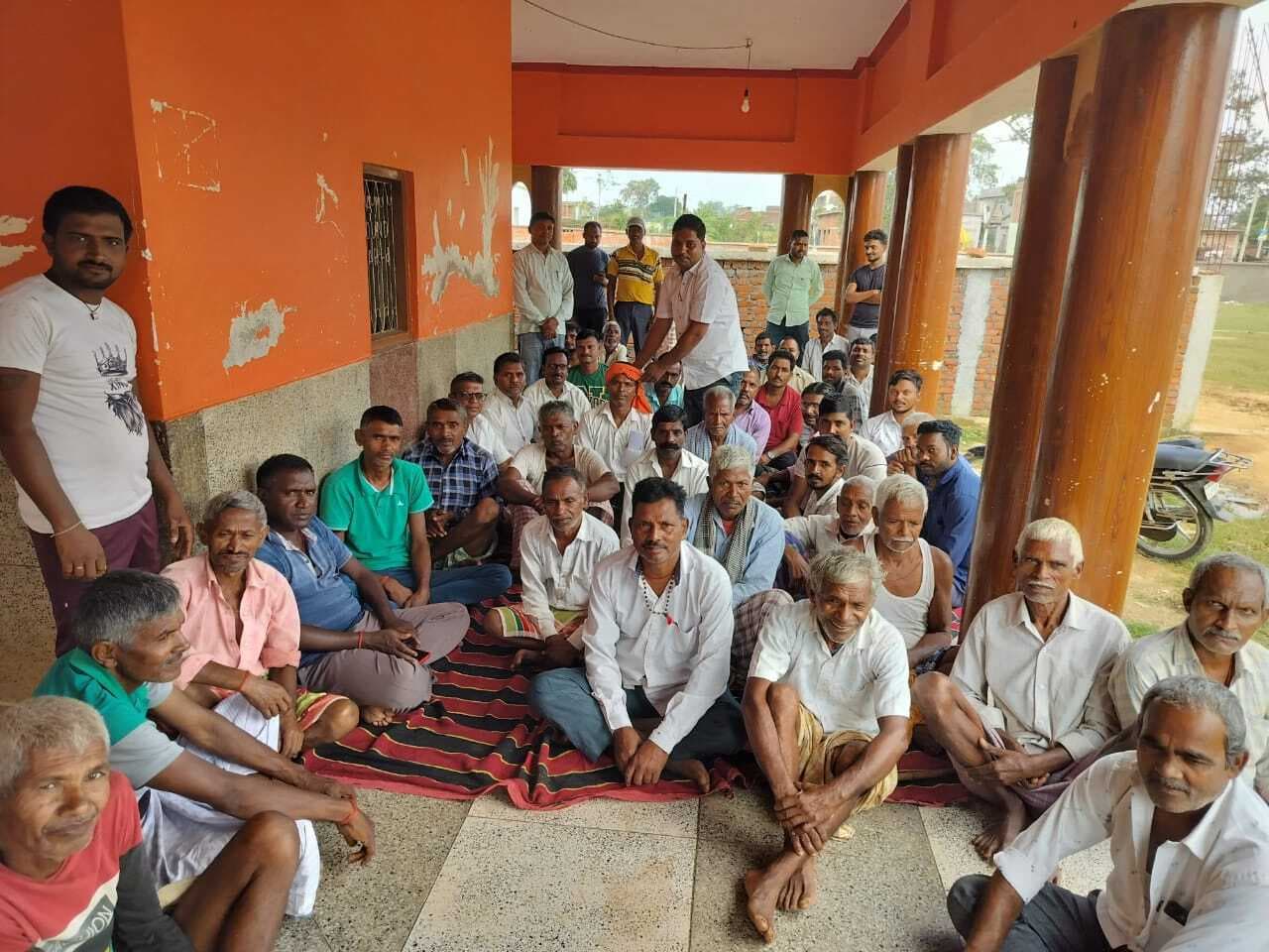 दुर्गा पूजा समिति के अध्यक्ष संतोष और सचिव बने महेंद्र