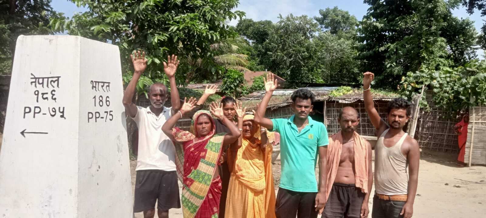 नो मैन्स लैंड पथरदेवा सीमा पर अतिक्रमणकारियों का कब्जा