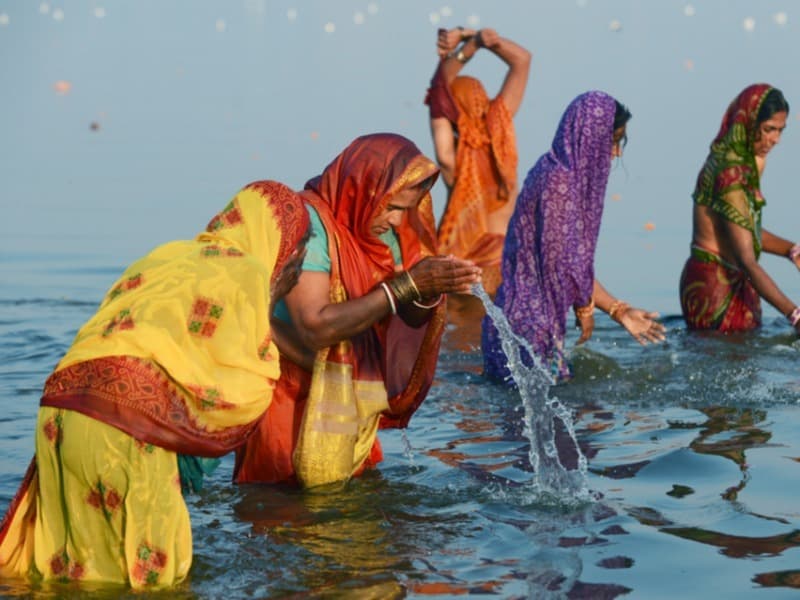 जीवितपुत्रिता व्रत को लेकर जिलेभर के महिलाओं में उत्साह का माहौल, तैयारी में जुटी व्रती, बाजार हुआ गुलजार.