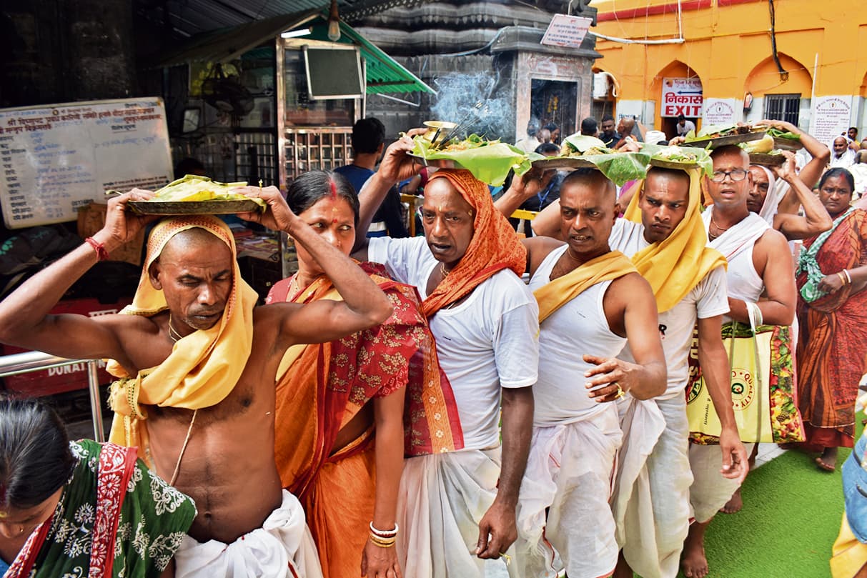 Gaya News : विष्णु लोक की प्राप्ति के लिए गयाजी में छठे दिन श्राद्ध व पिंडदान