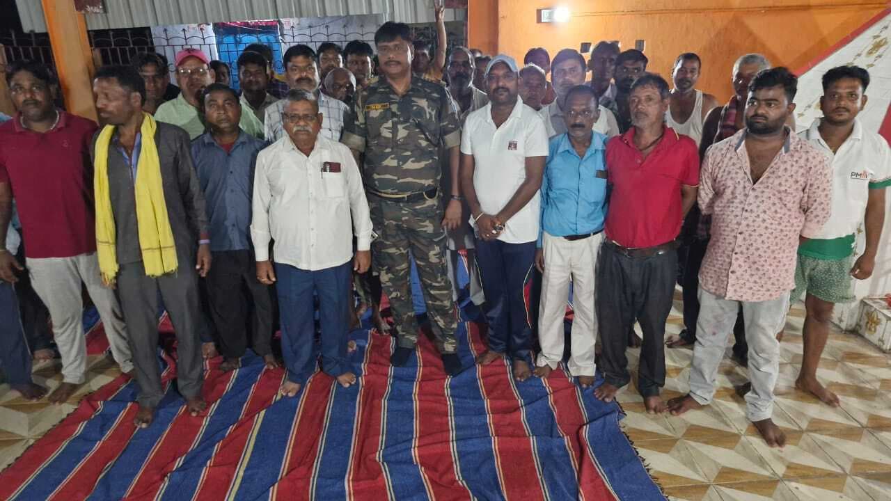 BOKARO NEWS : चोरों से सहमे लोग, रात में पहरा देने का लिया निर्णय