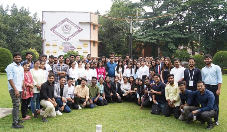 Rourkela News: पढ़ाई के साथ कमाई के अवसर बनाने पर भी ध्यान केंद्रित करें विद्यार्थी : नेहा नागर