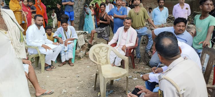 Darbhanga News : चार दिनों से लापता वृद्ध की जलकुंभी में उपलाती मिली लाश