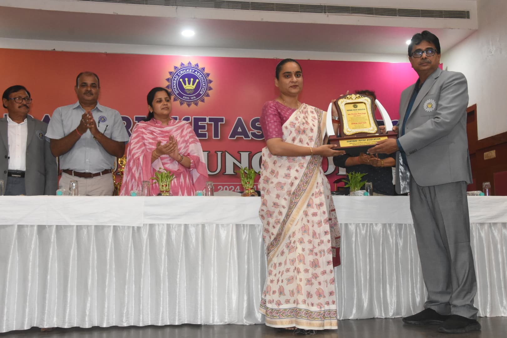 dhanbad news : कोनैन, दुर्गा, सुशांत व अनंदिता बने डीसीए के प्लेयर आफ द ईयर