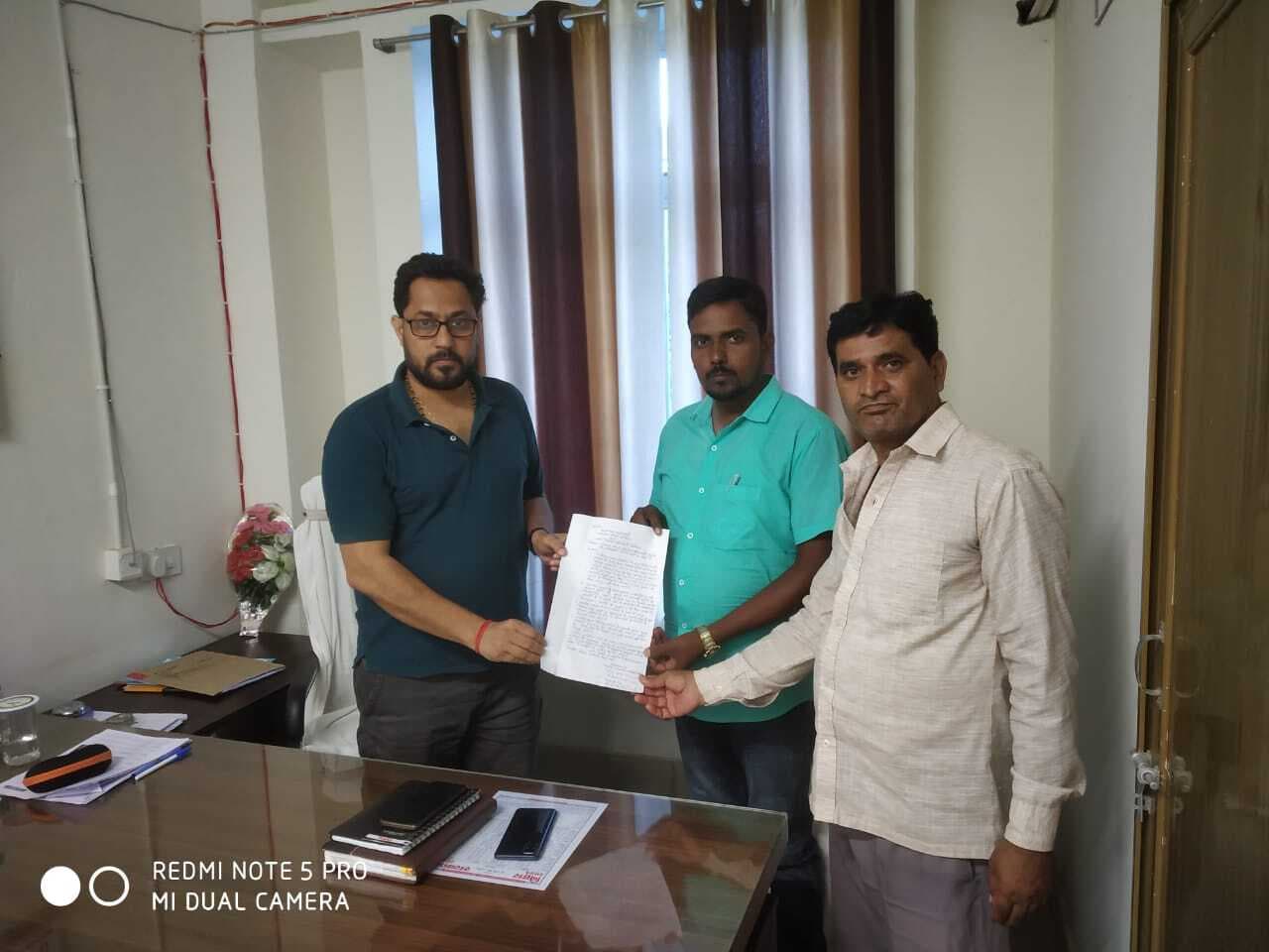 कटोरिया प्रमुख के विरुद्ध अविश्वास प्रस्ताव को लेकर बीडीओ को आवेदन