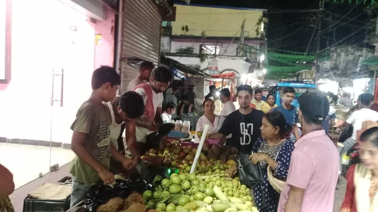 जिउतिया पर्व को ले बाजार में लोगों ने की खरीदारी