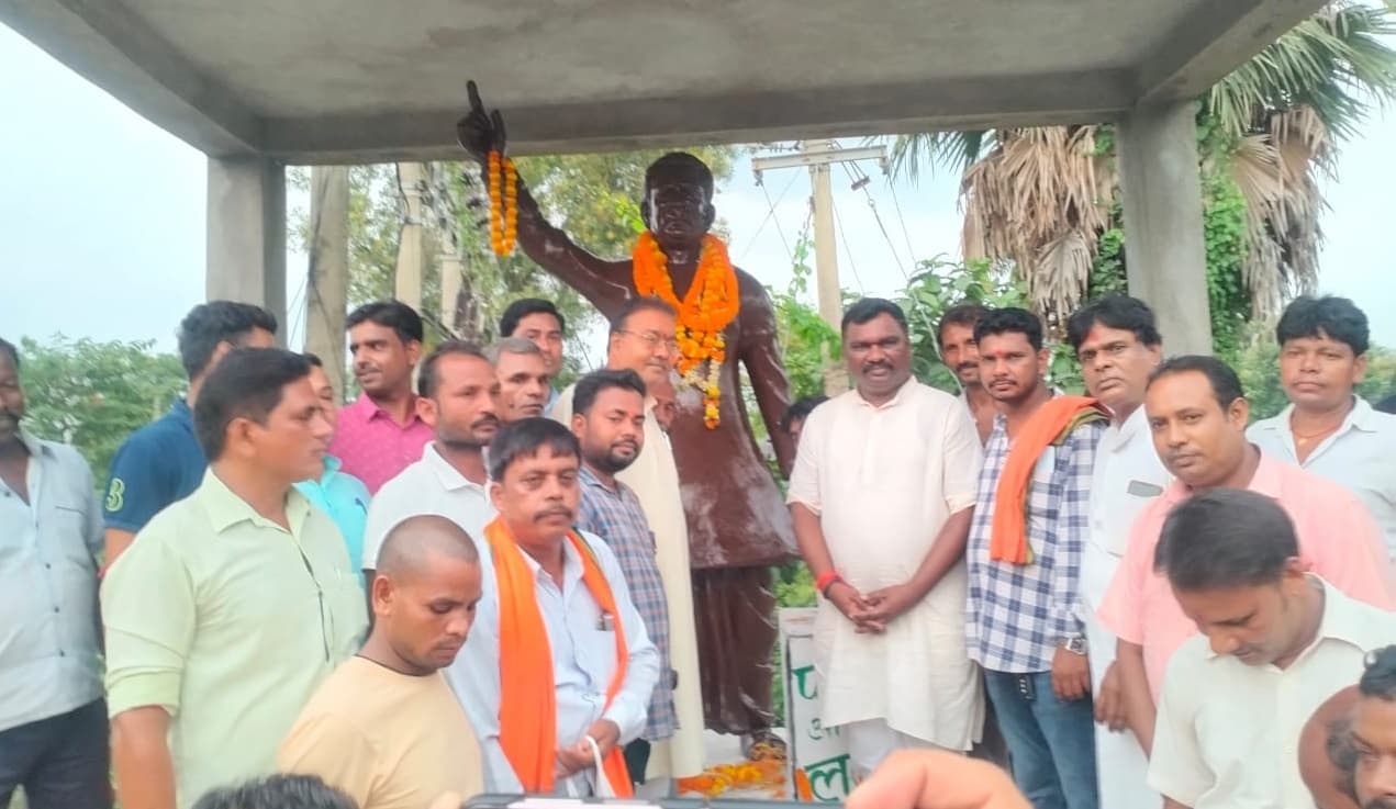 Bokaro News: बिनाेद बाबू के विचारों को अपनाने की जरूरत : अमर बाउरी