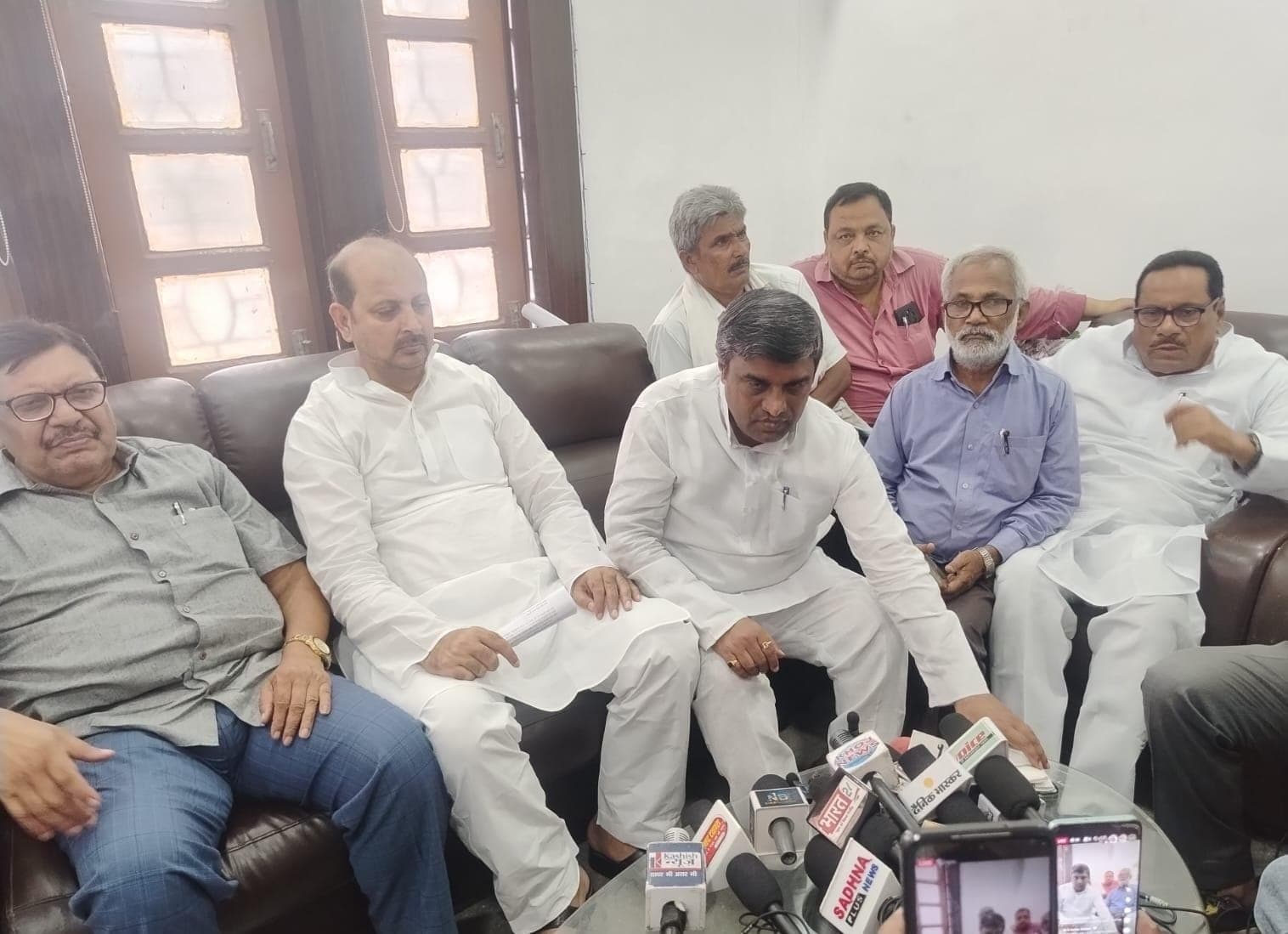 Press conference of Grand Alliance leaders: जिले में तेजी से बढ़े रही आपराधिक घटनाओं से आमजन भयभीत : महागठबंधन