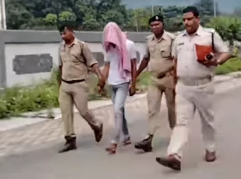 Rourkela News: बिसरा चौक गैंगरेप मामला : पुलिस ने दो किशोरियों के साथ घटना का नाटकीय रूपांतरण किया