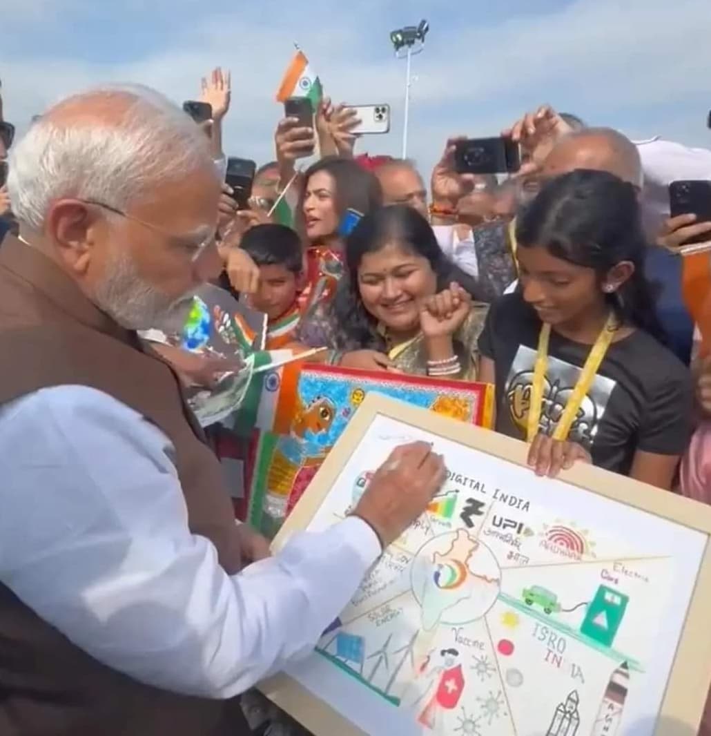 न्यू जर्सी में पीएम ने शानवी की पेंटिंग को सराहा