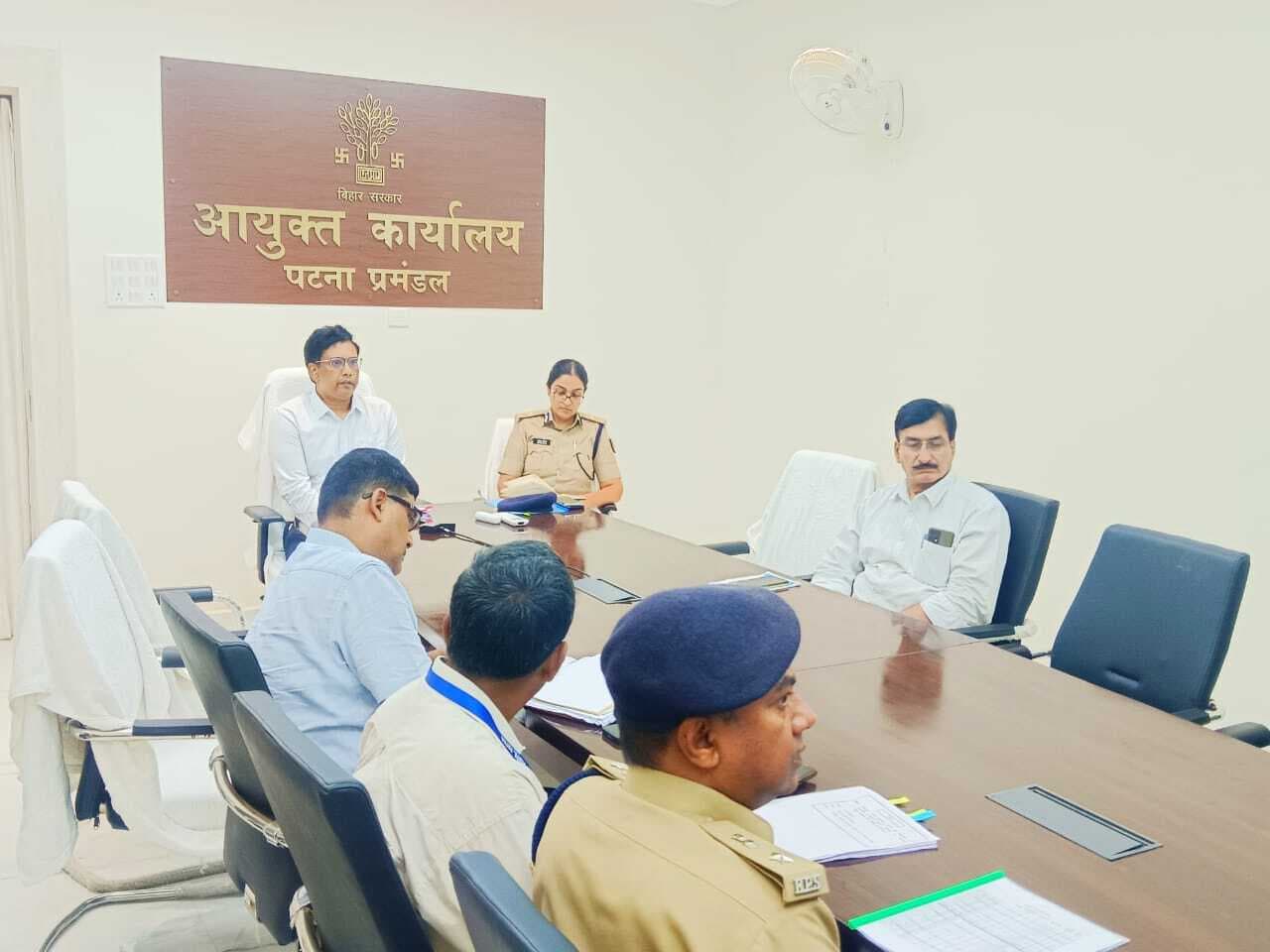 डीएम व एसपी पर्व-त्योहारों पर रखें सुरक्षा के विशेष इंतजाम