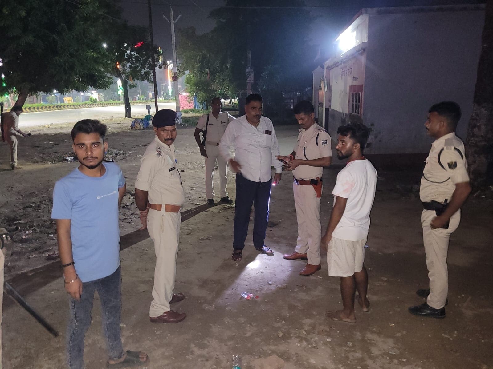 गोलीबारी के छह दिन बाद भी अभियुक्तों की गिरफ्तारी नहीं, एसपी से लगायी गुहार