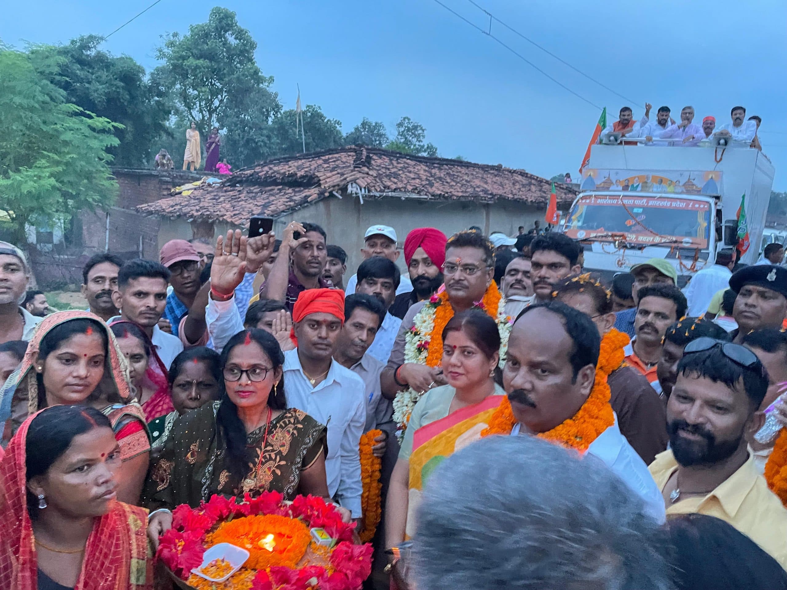 भाजपा की परिवर्तन यात्रा कटकमसांडी पहुंची