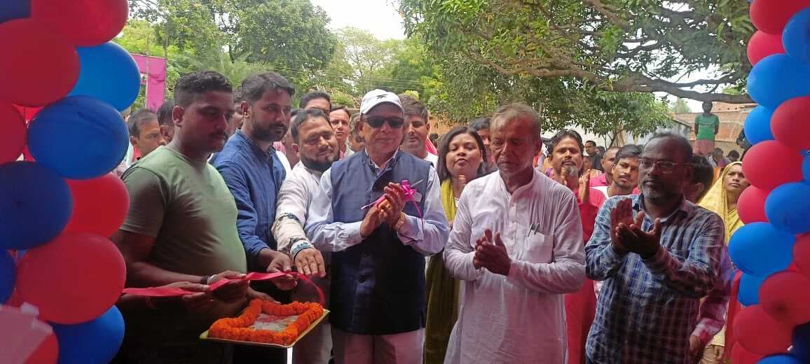 शिविर में अबुआ आवास की योजना के लिए 806 ग्रामीणों ने दिये आवेदन