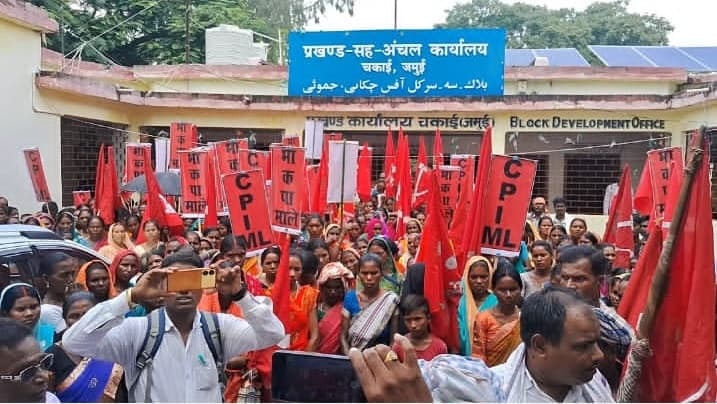 प्रखंड व अंचल कार्यालय की व्यवस्था में हो सुधार, वरना आंदोलन