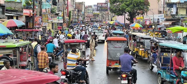 Giridih News : अतिक्रमण मुक्त शहर व वेंडिंग जोन में फुटपाथियों की शिफ्टिंग बड़ी चुनौती