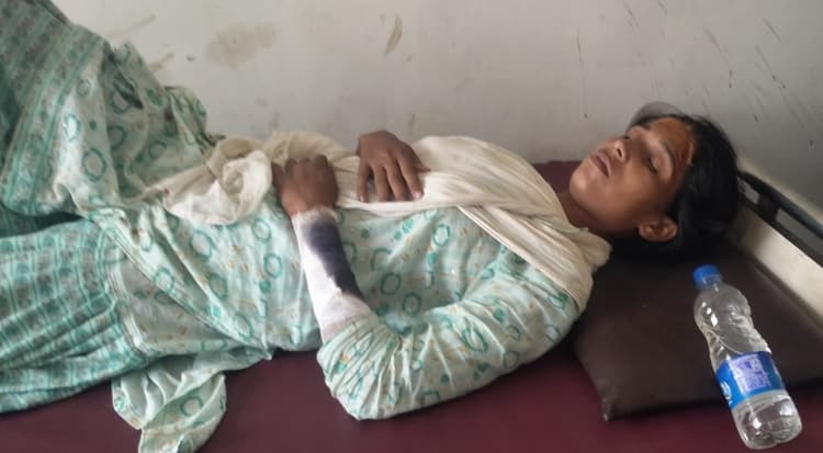 Giridih News : ससुरालवालों ने मारपीट कर विवाहिता को घर से निकाला