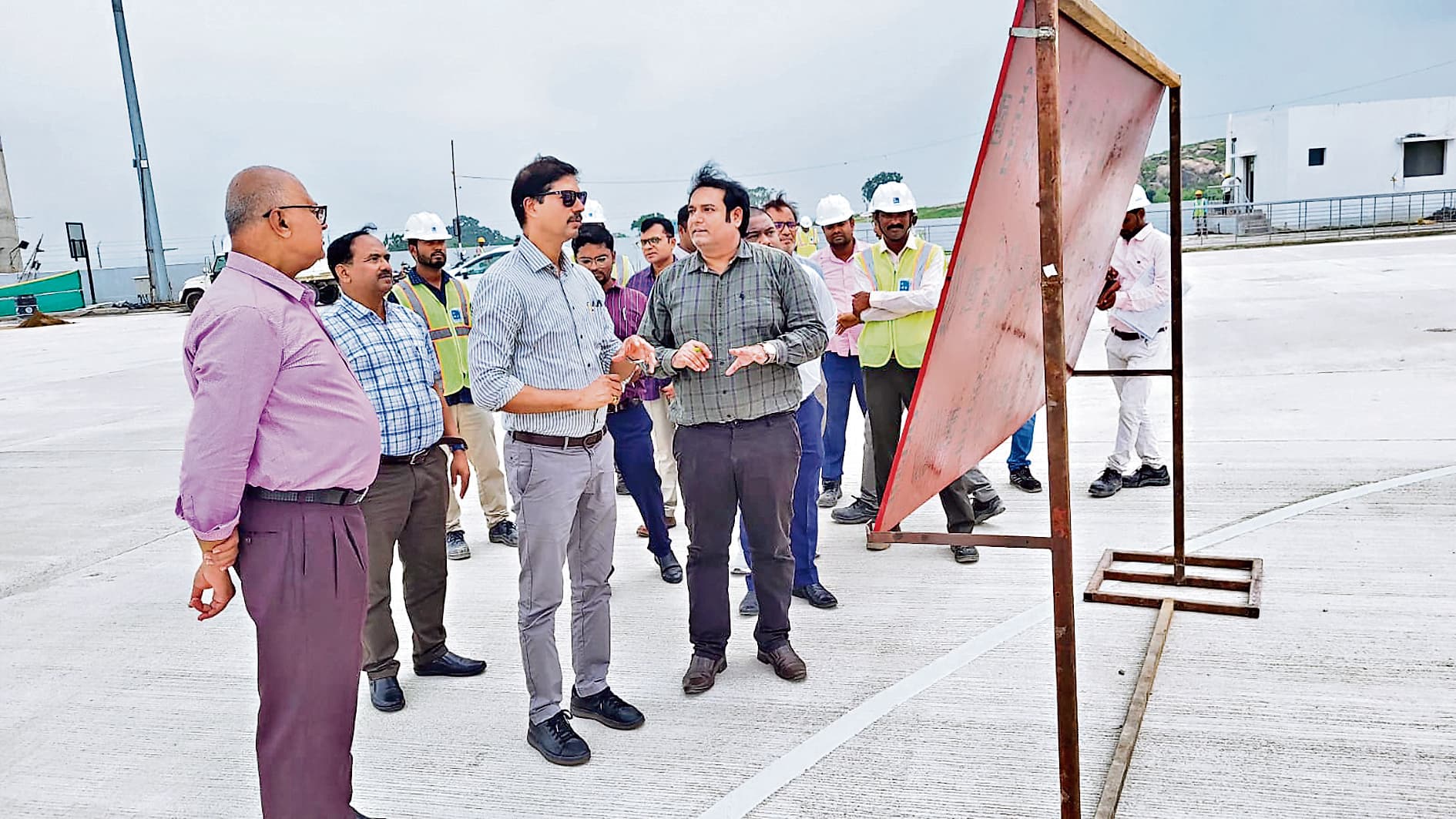 Ranchi news : ट्रांसपोर्ट नगर को अक्तूबर के पहले सप्ताह तक पूरा करने का निर्देश