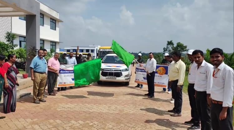 जागरूकता को लेकर निकली कौशल विकास यात्रा