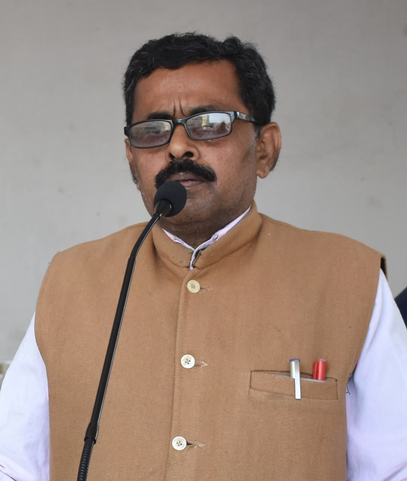 डीएवी के शिक्षक के निधन पर जताया गया शोक