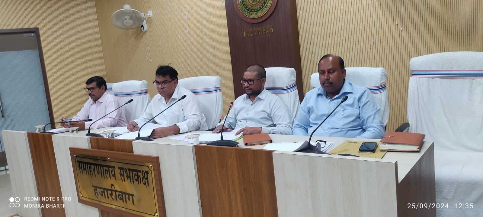 सरकार आपके द्वार से संबंधित लंबित मामले का जल्द समाधान करें सीओ