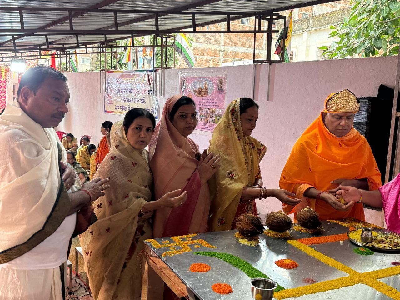 Giridih News: पर्वत वंदना व धार्मिक कार्यक्रमों में शामिल हुए विभिन्न प्रांतों से आये तीर्थ यात्री