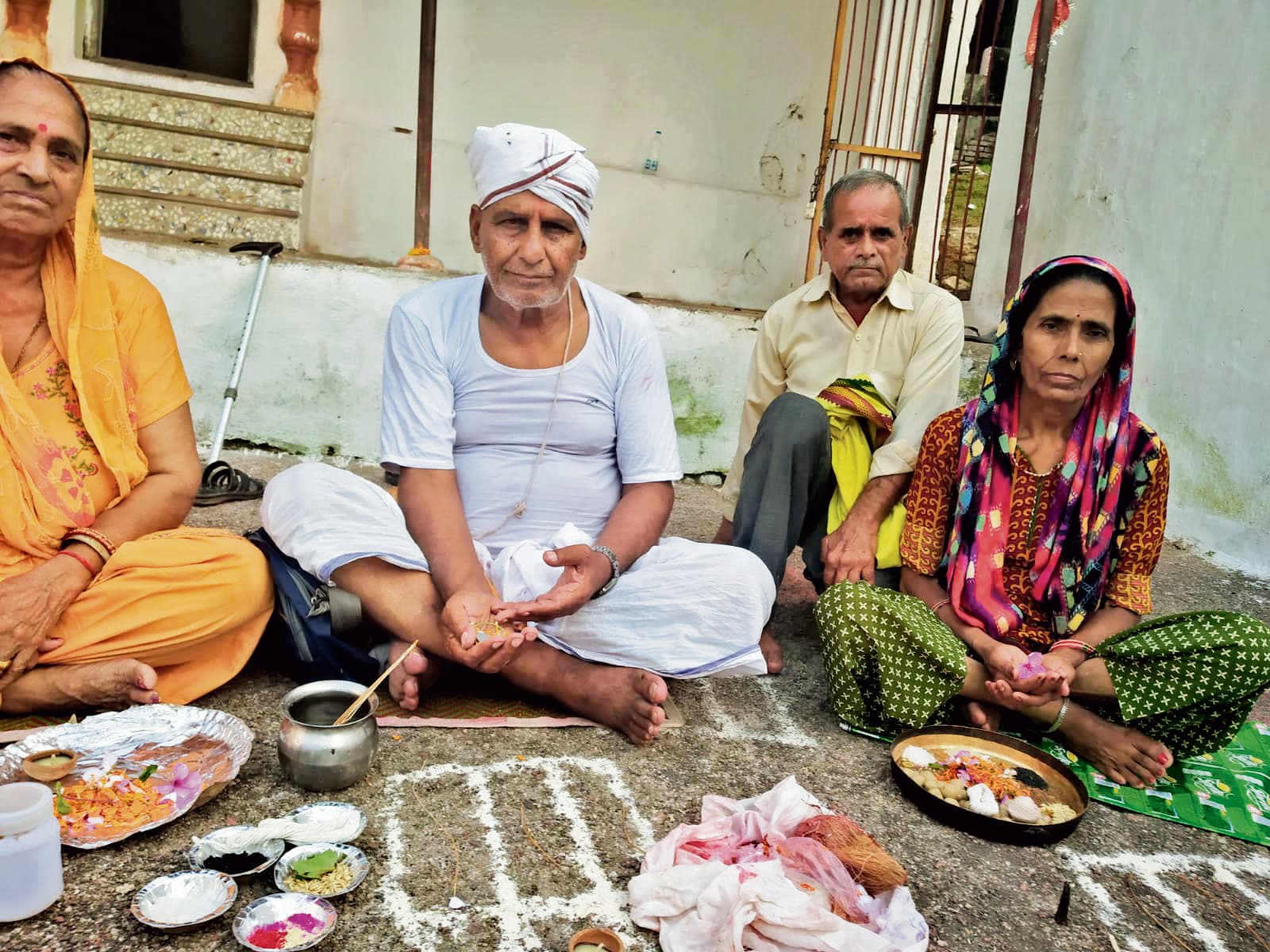 Gaya News : भारत के बंटवारे में मारे गये 300 परिजनों की आत्मा की शांति के पिंडदान