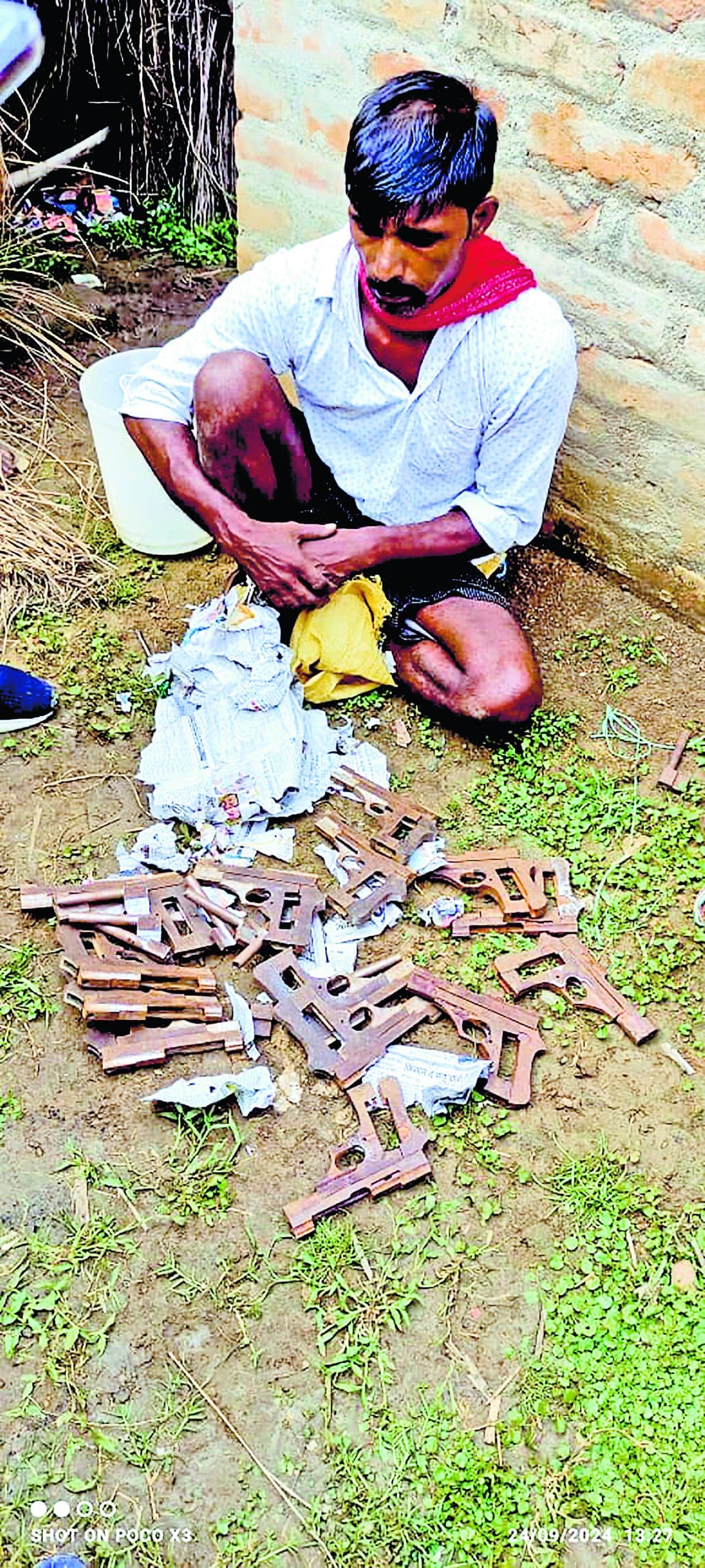 कोलकाता की एसटीएफ टीम ने भागलपुर में मारा छापा, अवैध हथियारों की फैक्टरी का भंडाफोड़ कर पांच को किया गिरफ्तार