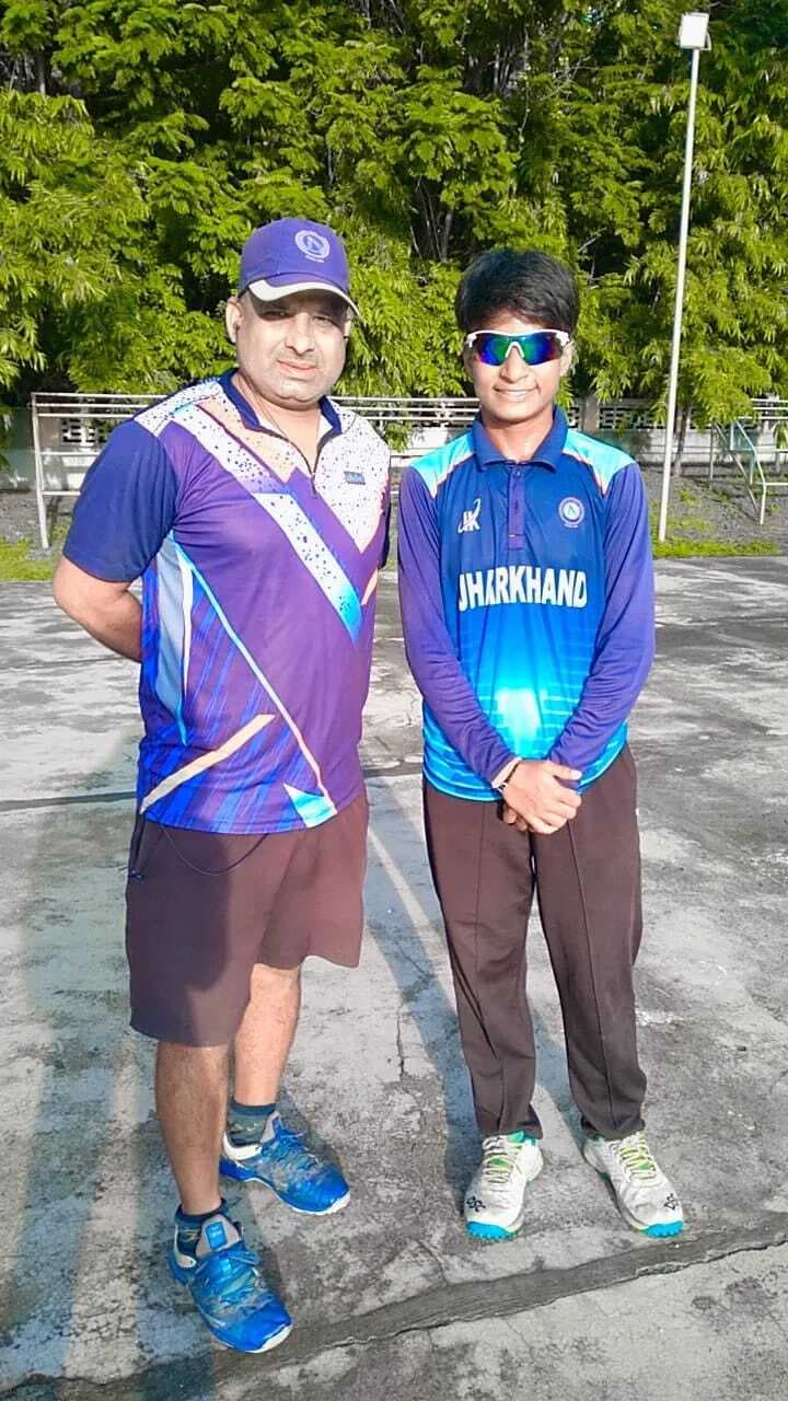 Dhanbad News: बलियापुर की नेहा का झारखंड महिला क्रिकेट अंडर-19 टीम में चयन