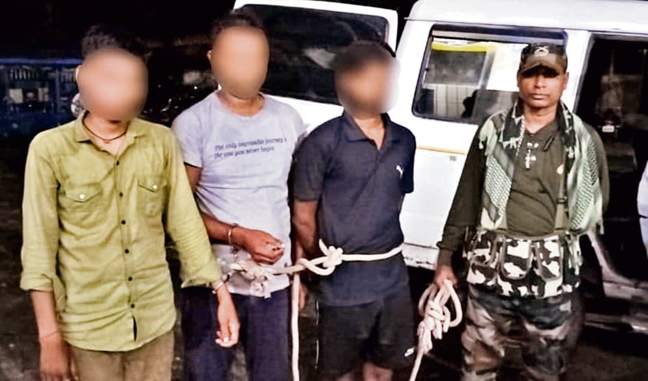 Gaya News : आमस से तीन साइबर अपराधी गिरफ्तार