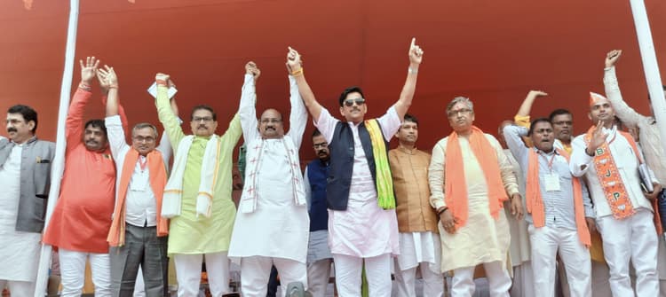 झूठ की सरकार चला रहे हैं हेमंत सोरेन : रवि किशन