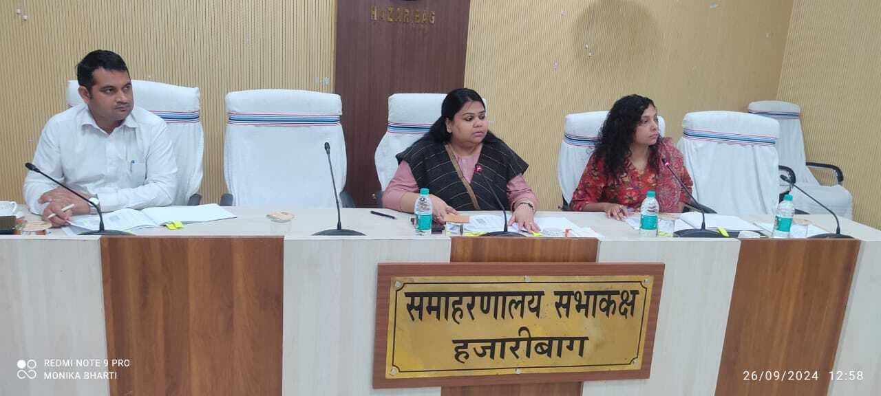 मनरेगा योजना के कार्यों में लायें गति :  डीसी