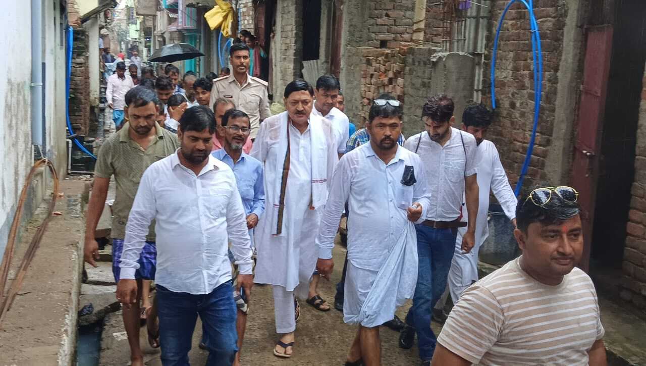 बाढ़ पीड़ित बुनकरों के लिए कोई व्यवस्था नहीं : विधायक