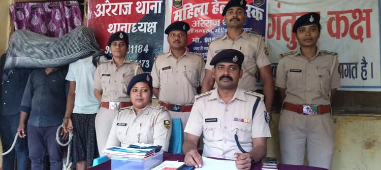 तीन साइबर फ्रॉड गिरफ्तार, 13 पासबुक व तीन चेक बुक जब्त