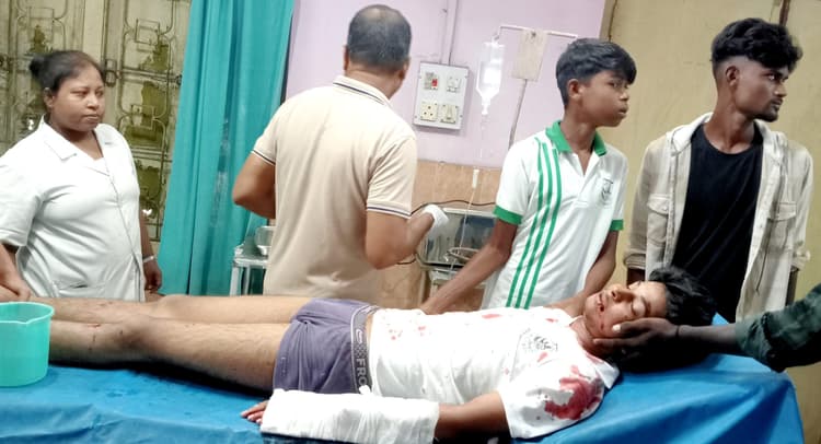 Bokaro News : दो बाइक की टक्कर में स्कूली छात्र घायल