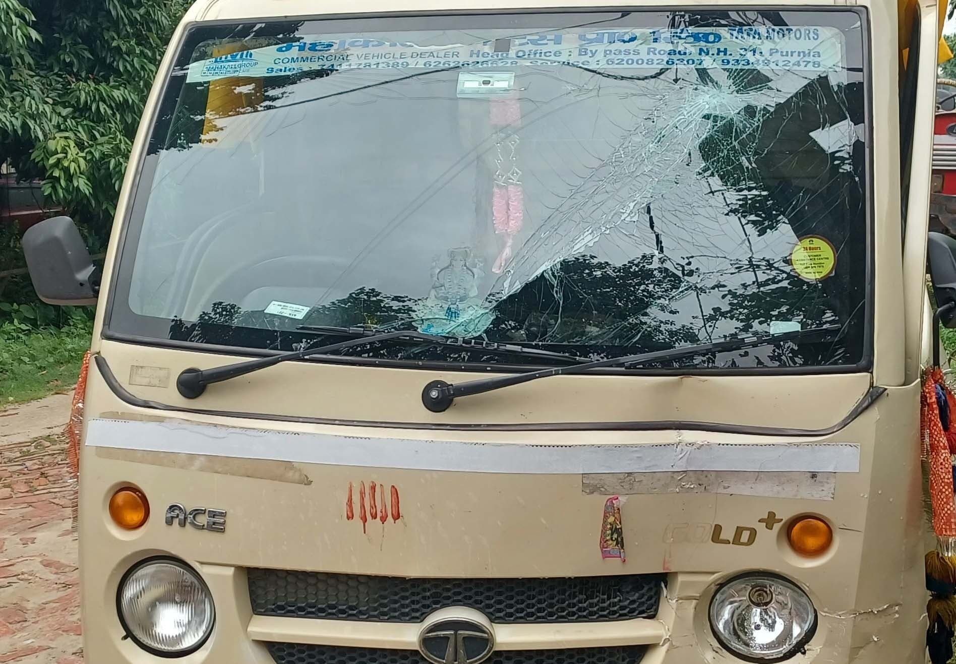 मैजिक से टक्कर में टोटो चालक घायल