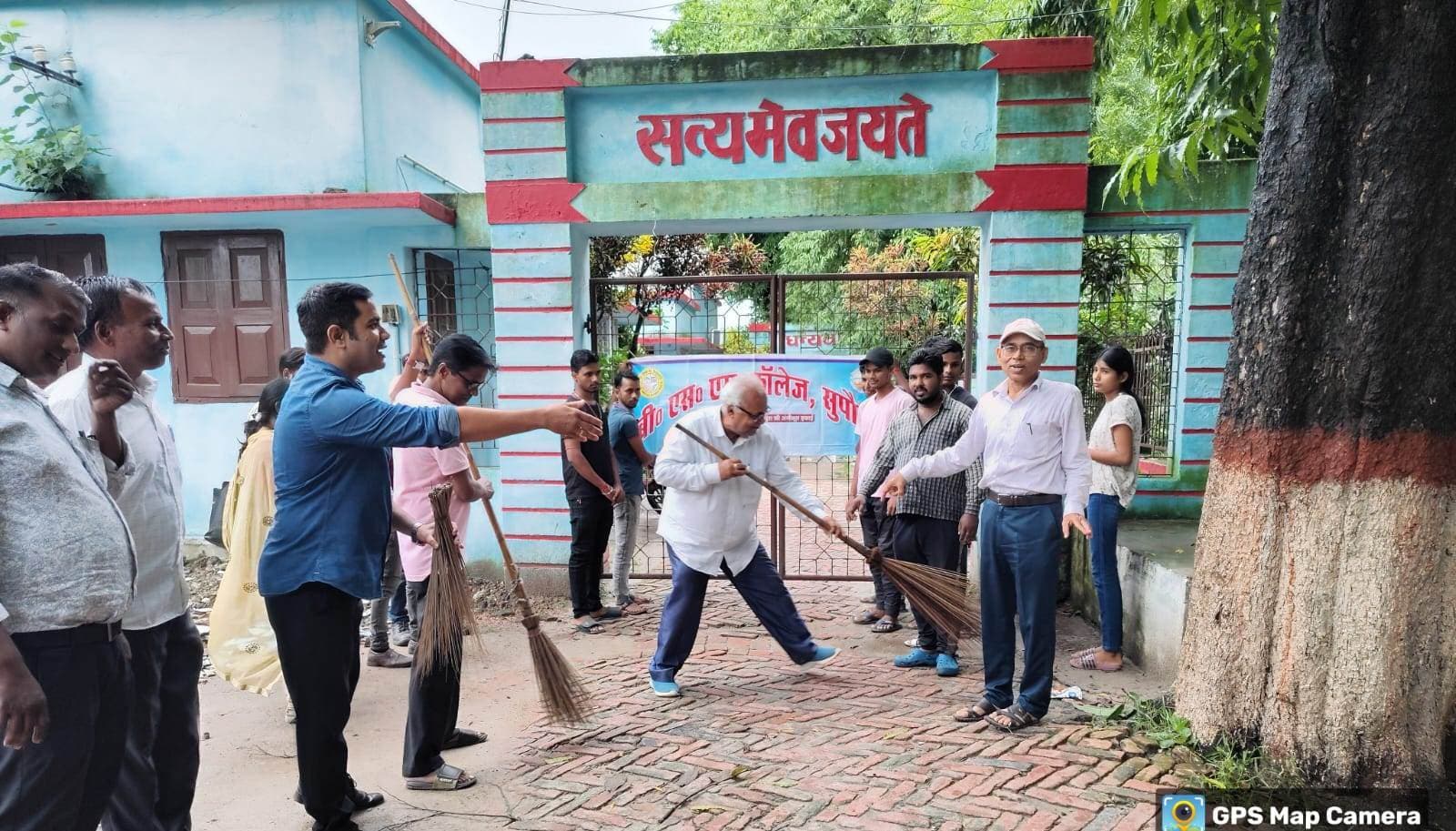 स्वच्छता ही स्वस्थ जीवन का आधार : प्राचार्य